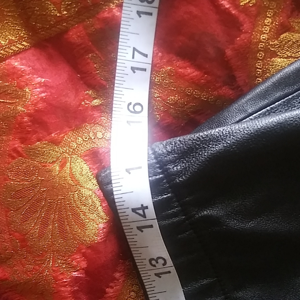 SOLD 💕St. John Napa Leather Stretch Pants - Picture 6 of 13